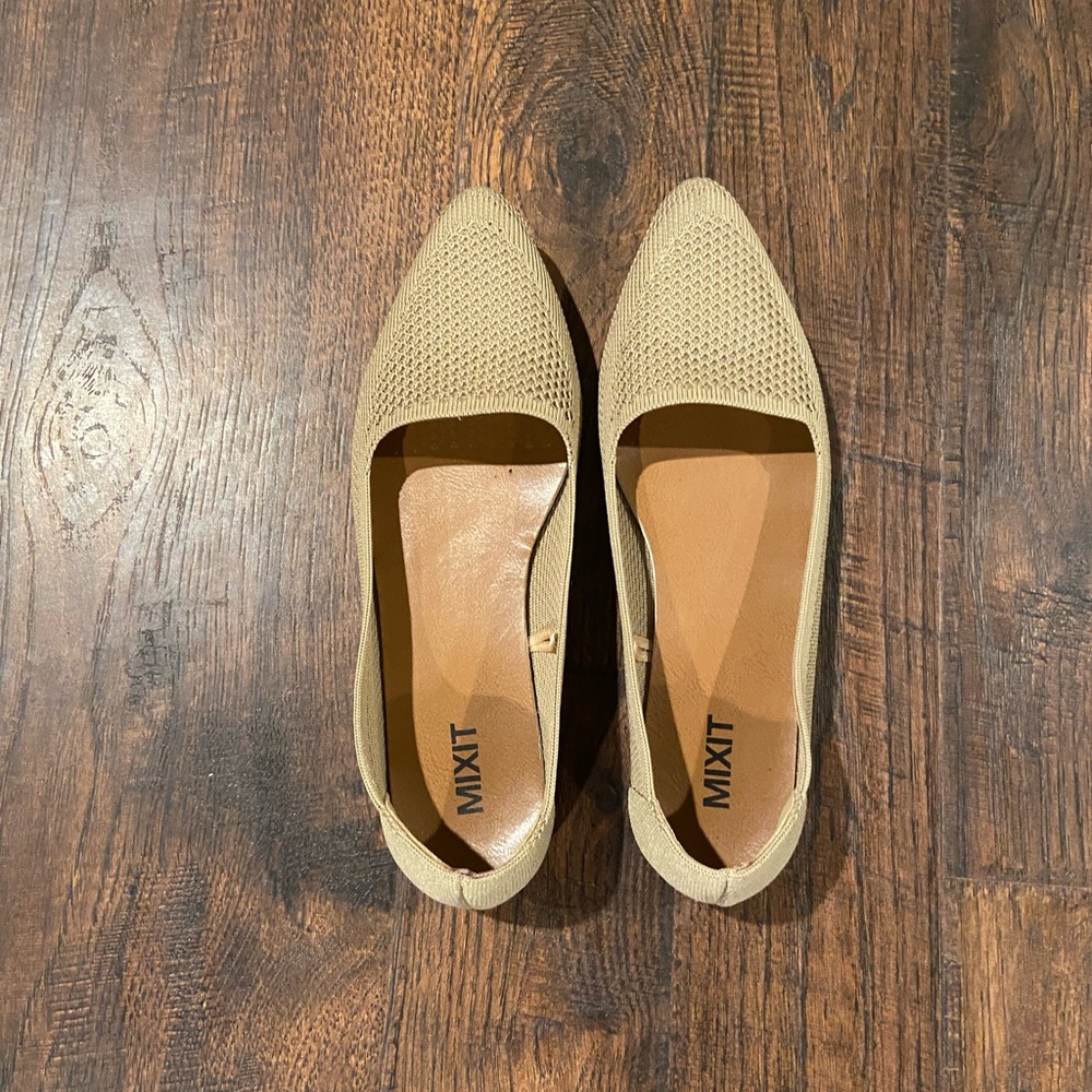 MIXIT cloth flats. Worn 1 time. EUC. Beige